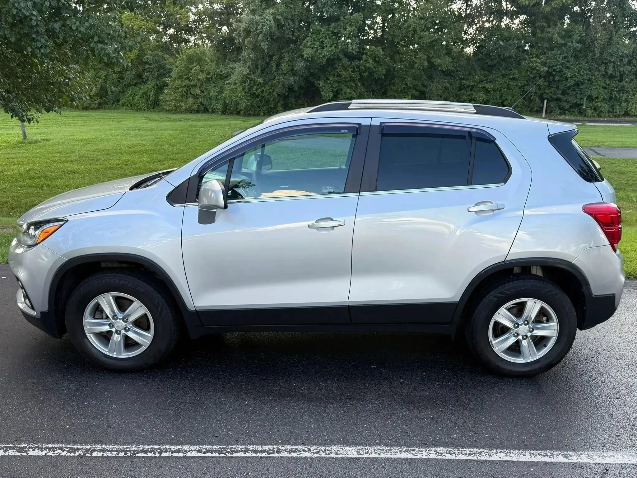 Used 2017 Chevrolet Trax LT AWD/4WD image 12