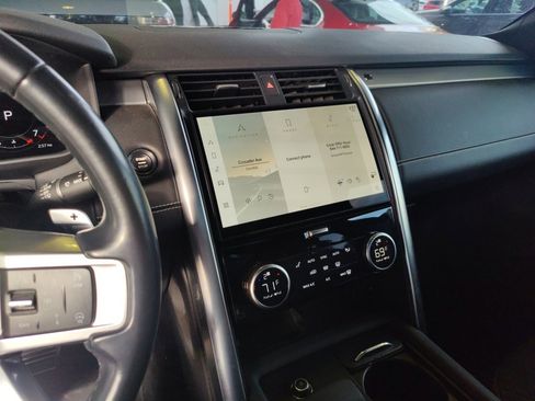 Used 2023 Land Rover Discovery S R-Dynamic image 14