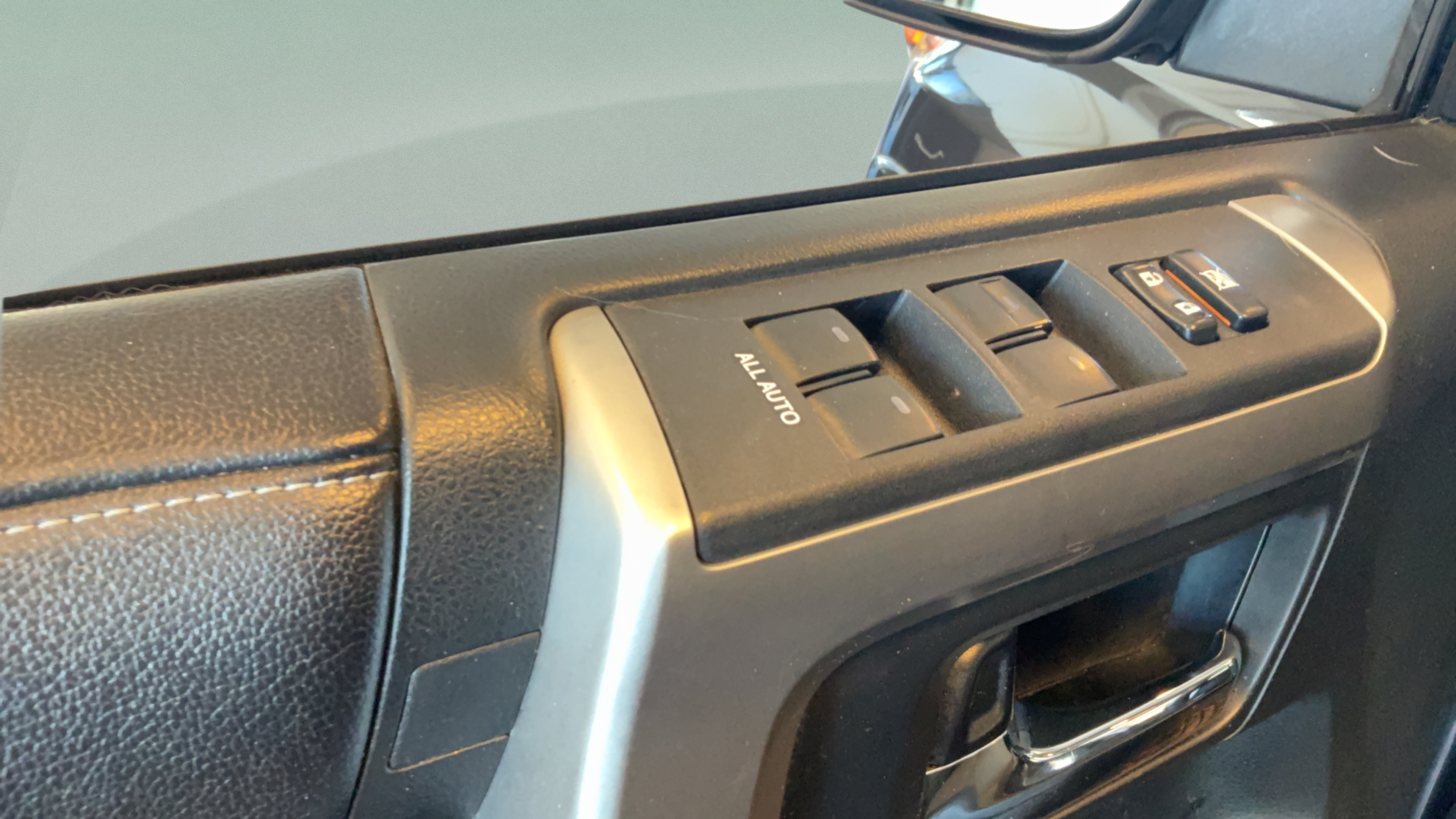 Used 2016 Toyota 4Runner SR5 Premium AWD/4WD image 19
