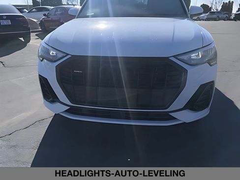 Used 2022 Audi Q3 2.0T Premium w/ Black Optic Sport Package image 8