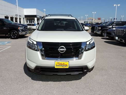 Used 2022 Nissan Pathfinder SV w/ Cargo Package FWD image 2