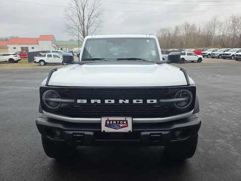 New 2025 Ford Bronco Badlands w/ Sasquatch Package image 3