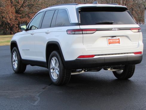 New 2025 Jeep Grand Cherokee Laredo image 5