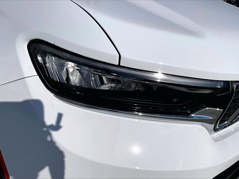 Certified 2024 Jeep Grand Cherokee L Laredo image 31