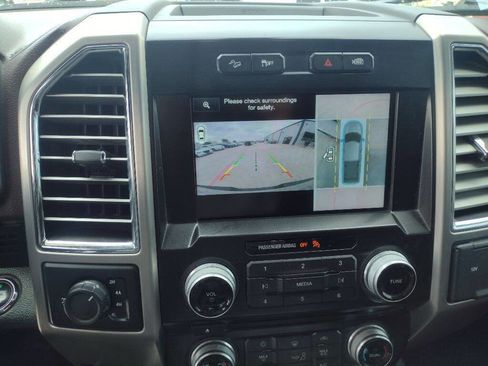 Used 2015 Ford F150 Platinum w/ Equipment Group 701A Luxury image 17