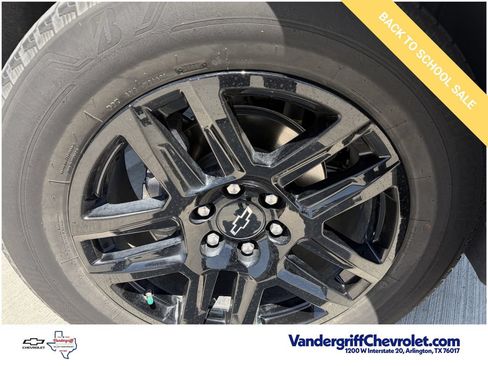 Used 2023 Chevrolet Silverado 1500 Custom RWD image 9