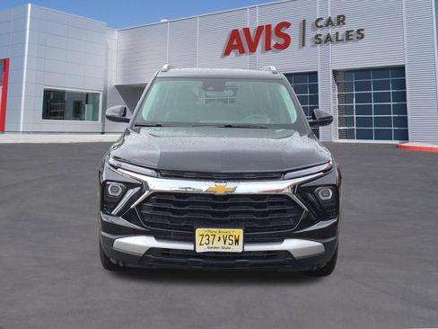 Used 2025 Chevrolet TrailBlazer LT AWD/4WD image 2