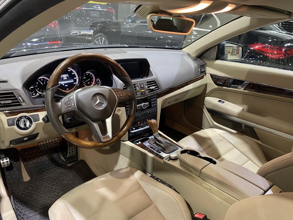 Used 2013 Mercedes-Benz E 550 Cabriolet image 2