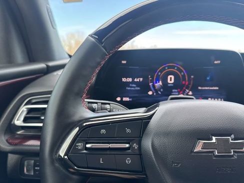 Used 2024 Chevrolet Traverse RS image 14