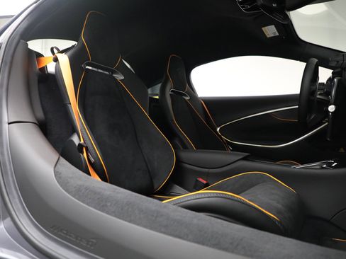 New 2025 McLaren Artura image 25