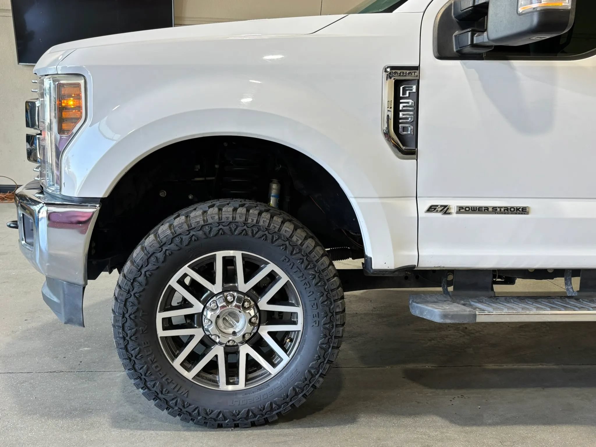 Used 2019 Ford F250 Lariat w/ Lariat Value Package AWD/4WD image 8