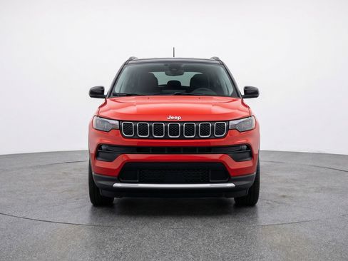 Used 2025 Jeep Compass Limited image 2