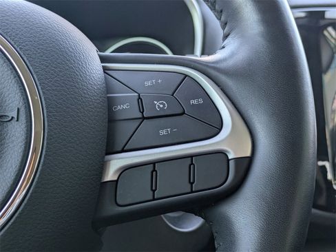 Used 2021 Jeep Compass Latitude image 34