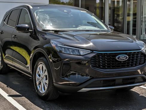 Certified 2023 Ford Escape Active w/ Tech Pack #2 AWD/4WD image 12