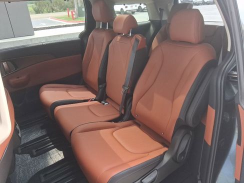 New 2026 Kia Carnival SX w/ SX Dark Edition Package FWD image 26