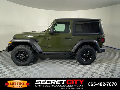 Used 2021 Jeep Wrangler Sport AWD/4WD image 4