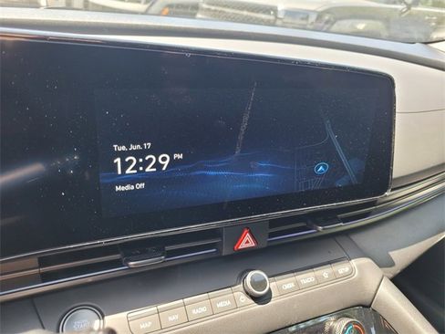 New 2025 Hyundai Elantra SEL image 16