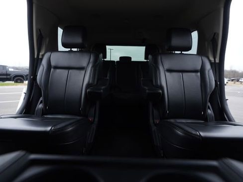 Used 2023 Ford Expedition XLT image 34