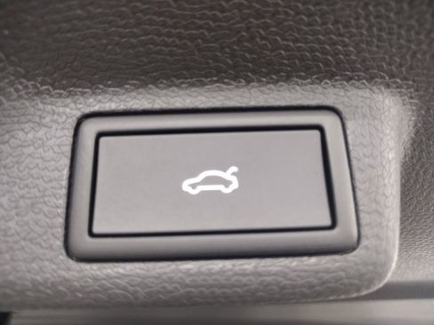 New 2025 Volkswagen ID. Buzz 1st Edition image 22