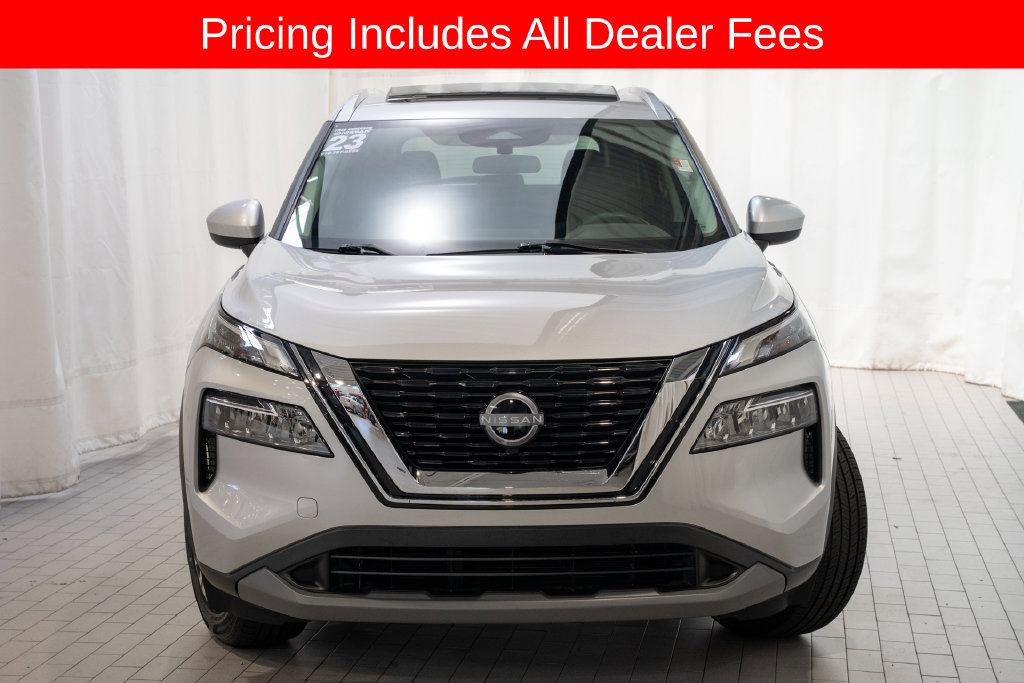 Used 2023 Nissan Rogue SV w/ SV Premium B Package FWD image 2