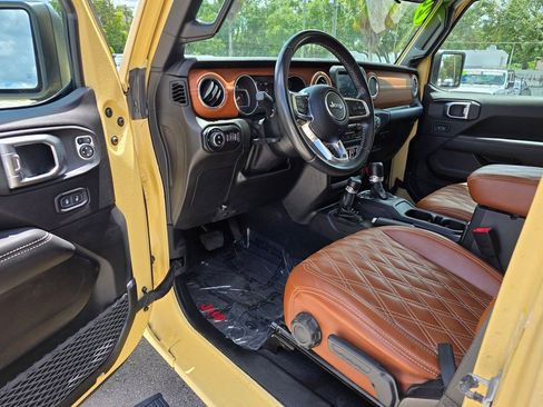 Used 2020 Jeep Gladiator Overland w/ Trailer Tow Package AWD/4WD image 21
