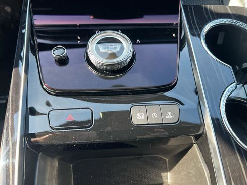 Used 2025 Cadillac Escalade Sport w/ LPO, Floor Liner Package AWD/4WD image 26