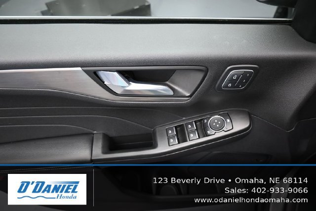 Used 2022 Ford Escape Titanium AWD/4WD image 24