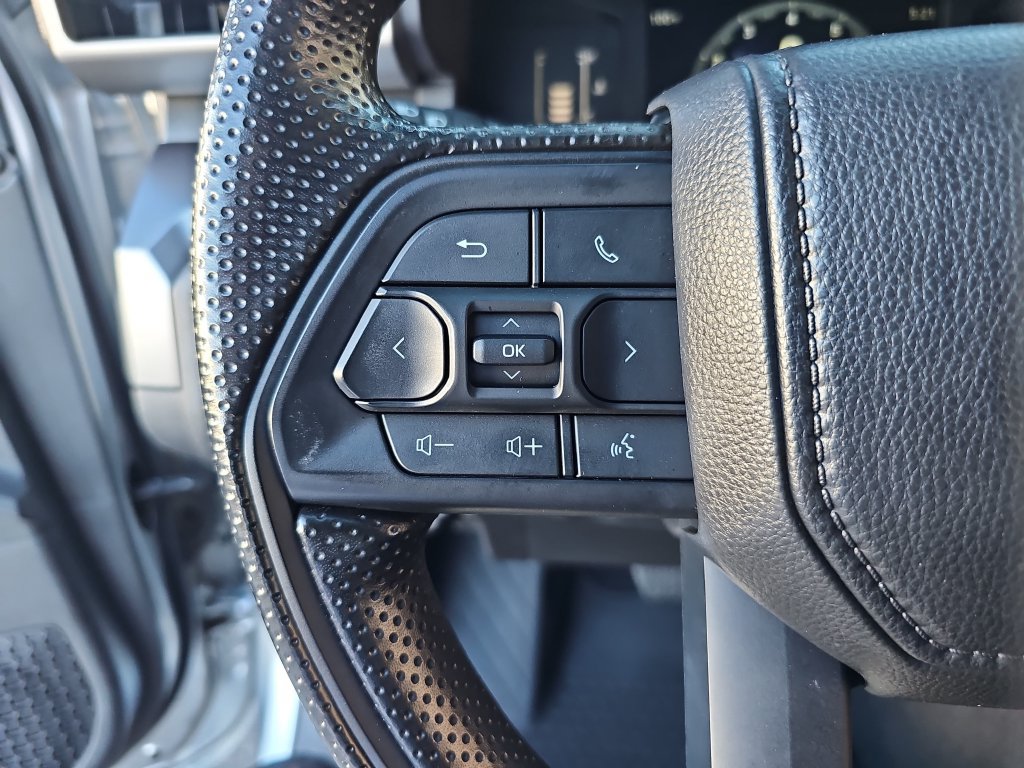 Certified 2025 Toyota Tacoma SR5 AWD/4WD image 11