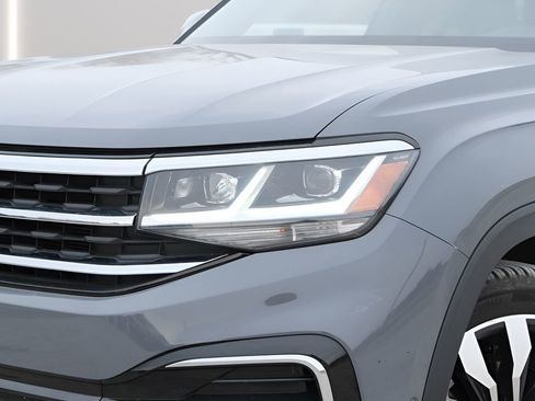 Used 2023 Volkswagen Atlas Cross Sport SEL Premium R-Line AWD/4WD image 37