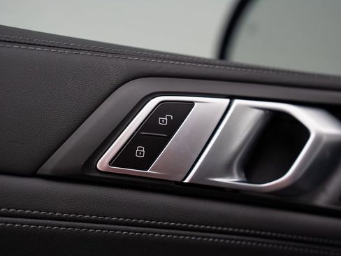 Used 2025 BMW X6 M Competition w/ Executive Package image 12