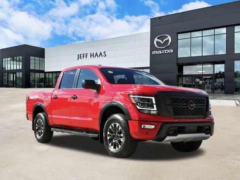 Used 2024 Nissan Titan PRO-4X w/ Pro-4x Utility Package image 4