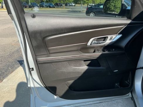 Used 2015 GMC Terrain SLE w/ Chrome Edition FWD image 16