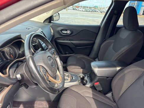 Used 2016 Jeep Cherokee Latitude image 24