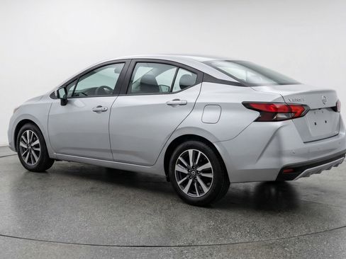 Used 2025 Nissan Versa SV image 6