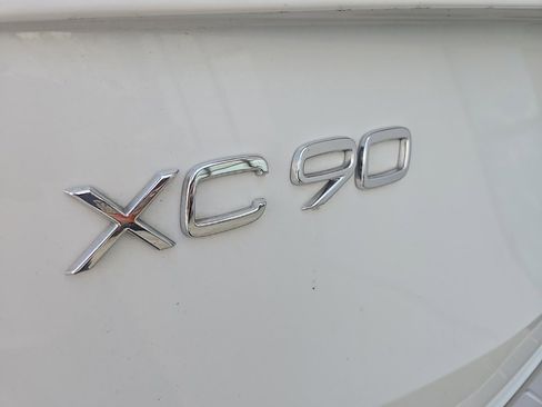 Used 2021 Volvo XC90 T6 Momentum image 19