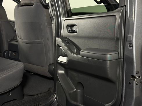 Used 2023 Nissan Frontier SV w/ Midnight Edition Package image 30