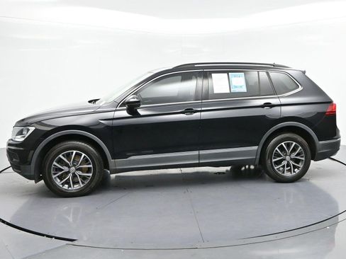 Used 2020 Volkswagen Tiguan SE w/ Panoramic Sunroof Package FWD image 4