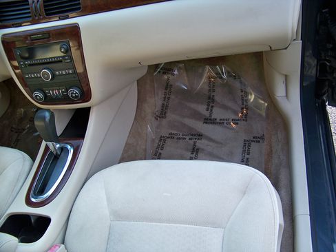 Used 2009 Chevrolet Impala LT image 36