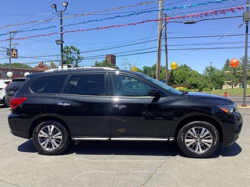 Used 2019 Nissan Pathfinder SL AWD/4WD image 8