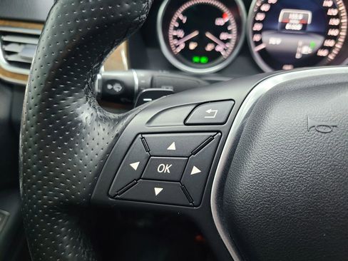 Used 2016 Mercedes-Benz E 350 4MATIC Sedan image 31