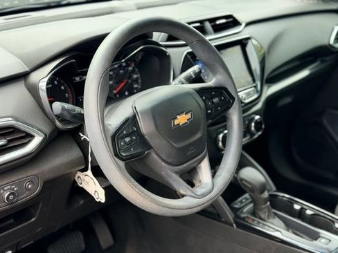 Used 2023 Chevrolet TrailBlazer LT w/ Convenience Package AWD/4WD image 9