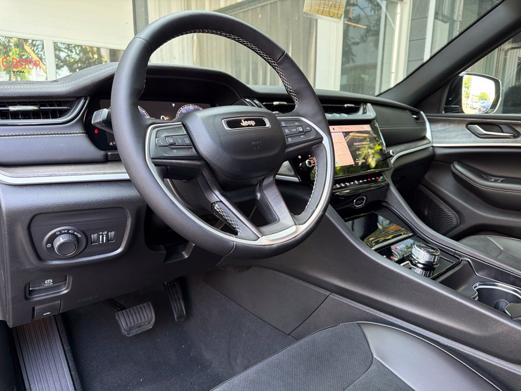 New 2026 Jeep Grand Cherokee Altitude AWD/4WD image 3