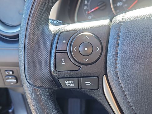 Used 2014 Toyota RAV4 LE image 11