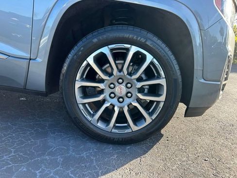 Used 2023 GMC Acadia Denali w/ Denali Ultimate Package FWD image 8