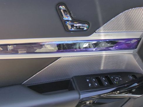 Used 2023 BMW 740i w/ Parking Assistance Package RWD image 26