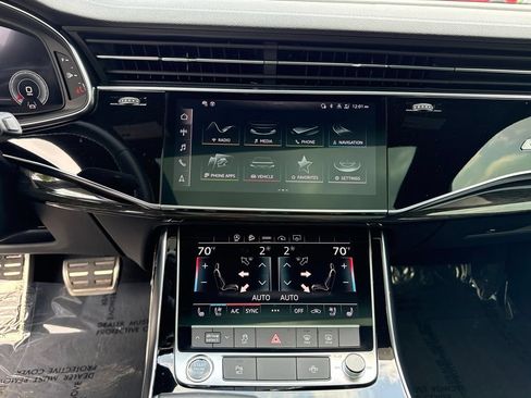 Used 2023 Audi Q7 3.0T Premium Plus w/ Premium Plus Package AWD/4WD image 17