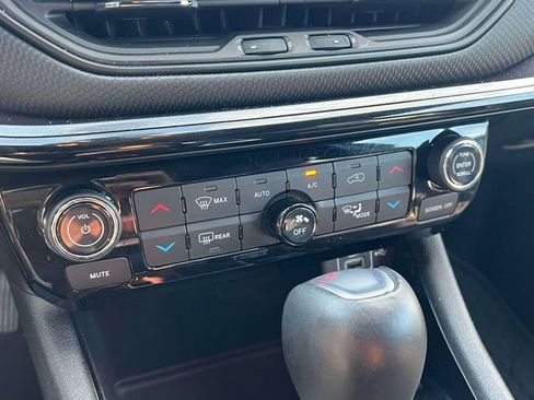 Used 2023 Jeep Compass Latitude w/ Sun and Sound Group AWD/4WD image 14