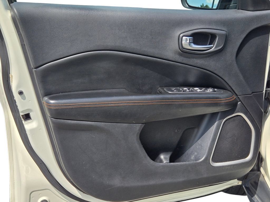 Used 2019 Jeep Compass Limited FWD image 14