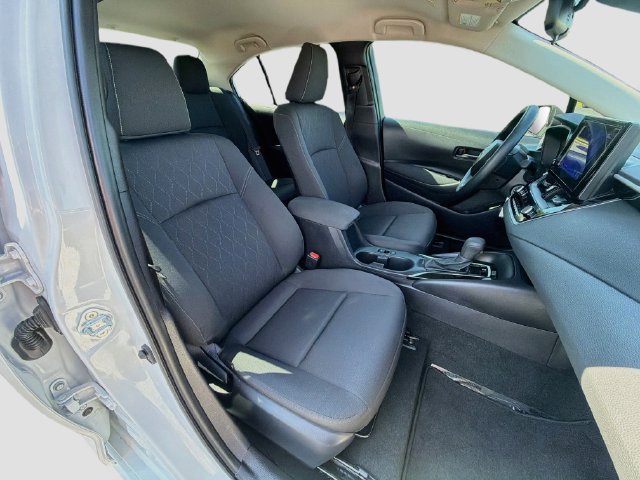 Used 2025 Toyota Corolla LE FWD image 27