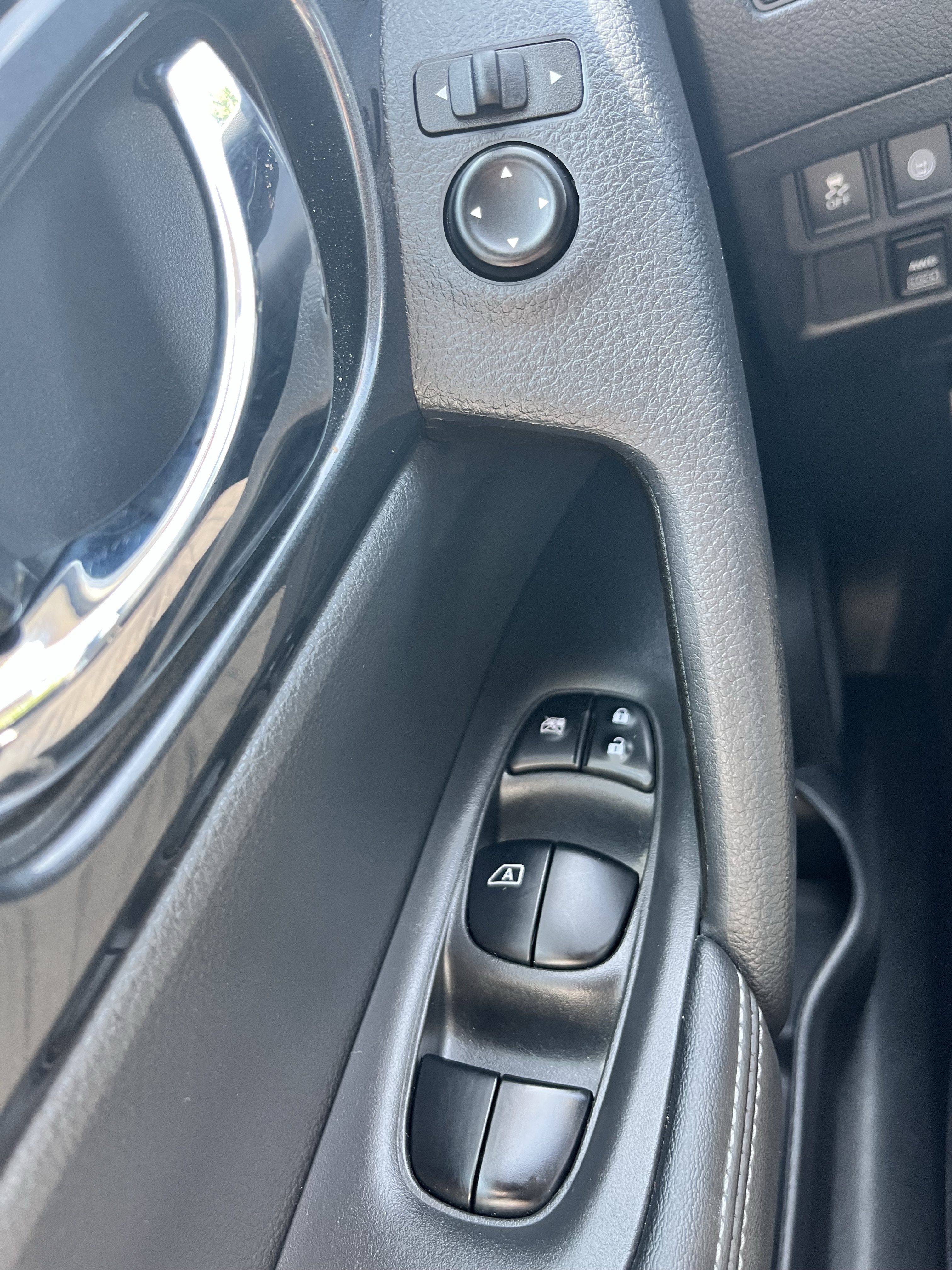 Used 2020 Nissan Rogue SV AWD/4WD image 24